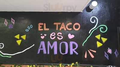 La Comadre Taquería