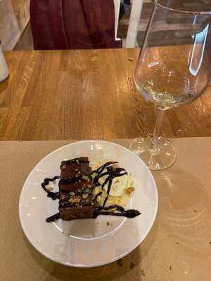 The Quick Greek Muntaner