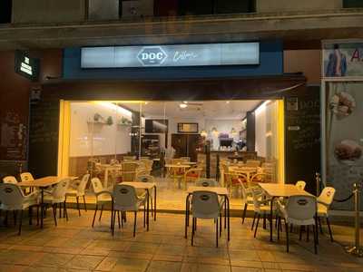 Bij Ons Hapjes En Drankjes