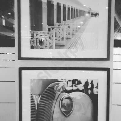 La Brea Wine & Cheese Bar