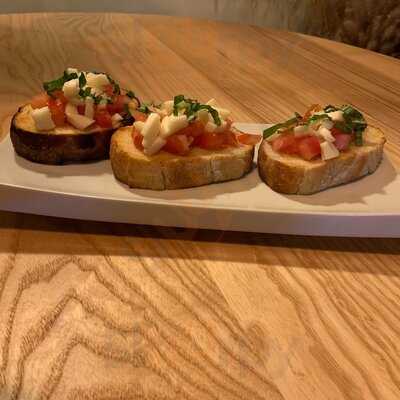 La Brea Wine & Cheese Bar