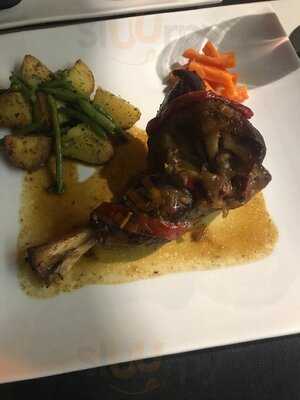 Gloria's Restaurant Cafetería Taperia