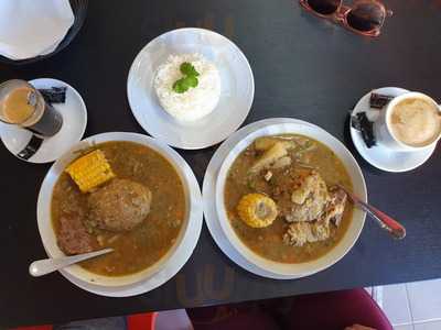 El Cafelito & Algo Mas