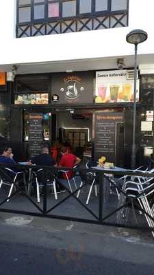 El Cafelito & Algo Mas