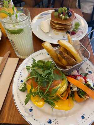 Café Pendiente Brunch & Drinks - Photo 8