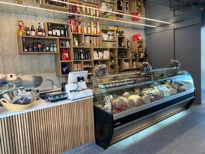 Il Doppio Pizzería & Delicatessen