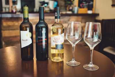 Amigos - Vinos Y Mas