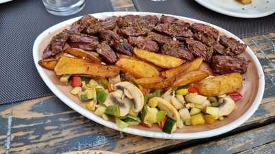 Carbón Carbón Grill & Drinks