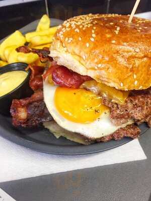 Michelangelo Burger & Pasta