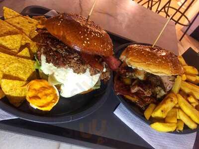 Michelangelo Burger & Pasta