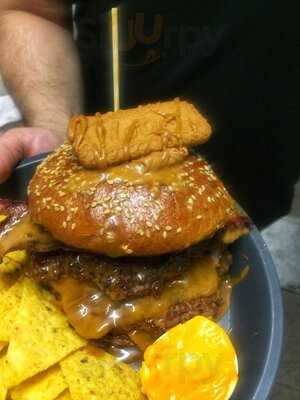 Michelangelo Burger & Pasta