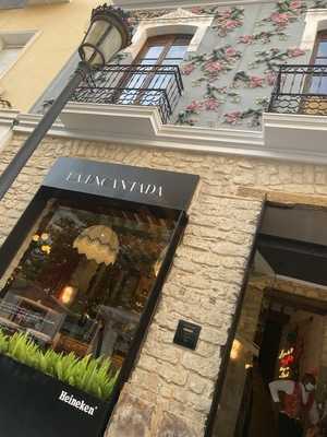 La Encantada - Cocktails & Food