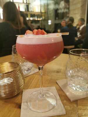 La Encantada - Cocktails & Food