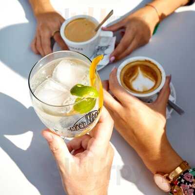 Manhattan Café & Copas