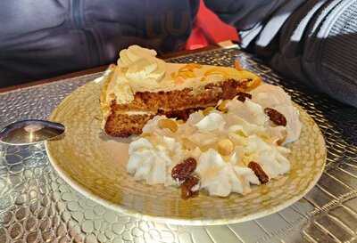 Saluka Restaurant & Lounge