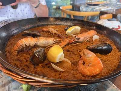 Saluka Restaurant & Lounge