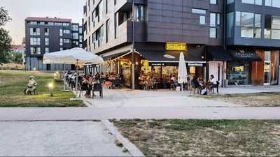 Streetgarden Café & Copas