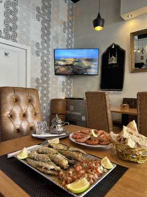 Al Madina Cafetería - Restaurant