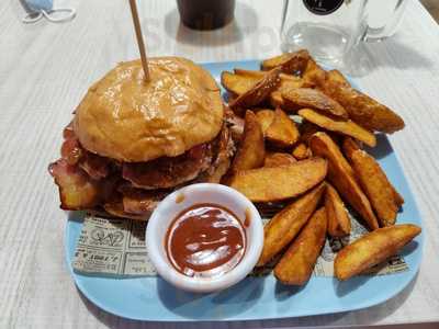 Gelatoink And Burgers