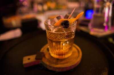 Alma Y Mezcla Cocktail Bar & Beverages