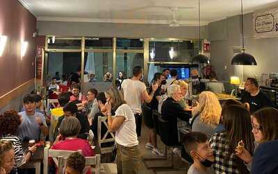 Los Primos Bar Cervecería