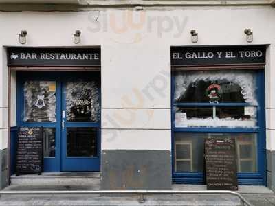 El Gallo Y El Toro