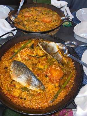 Paella Y Mas