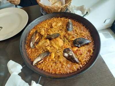 Paella Y Mas