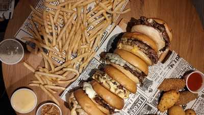 La Prensa Burgers And Beers- MalasaÑa