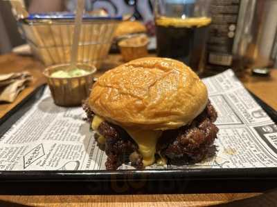 La Prensa Burgers And Beers- MalasaÑa