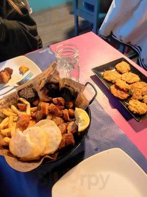 Cuyabros Food & Drink