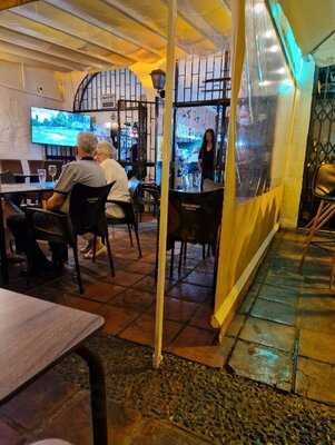 Fado Irish Bar & Grill