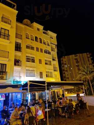 Fado Irish Bar & Grill