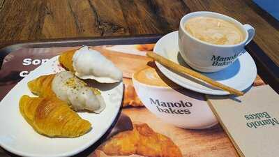 Manolo Bakes