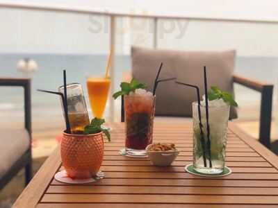 La Costa Cocktail & Bar