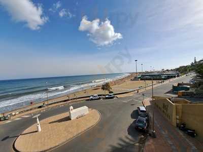 La Costa Cocktail & Bar