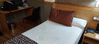 Hotel Catalonia Parque Güell