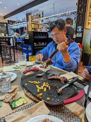 La Oveja Negra Food & Drink