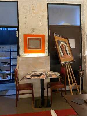 Pomidou Art & Lounge