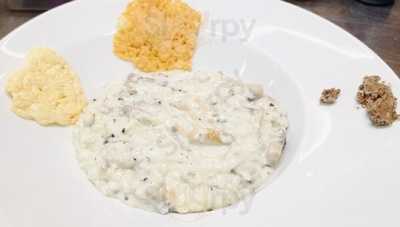 Pomidou Art & Lounge