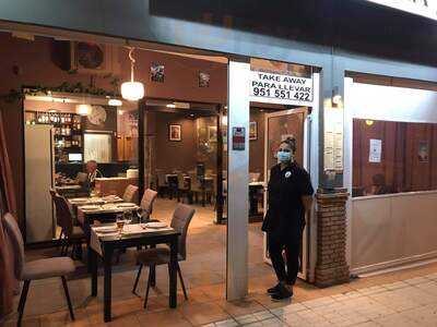 Pahuna Nepalese & Indian Restaurant