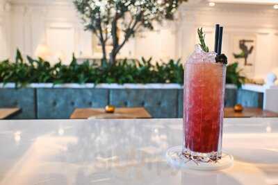 El Bar En Villa Favorita