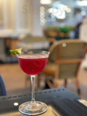 El Bar En Villa Favorita