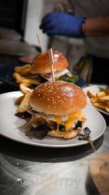 Safari Brunch & Drink