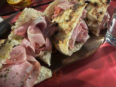 Mica Restobar - Photo 7