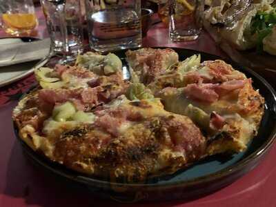 Mica Restobar - Photo 8