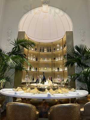 Champagne Bar