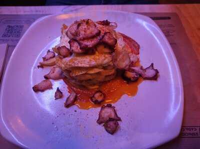 La Mafia Se Sienta A La Mesa Málaga– PacÍfico