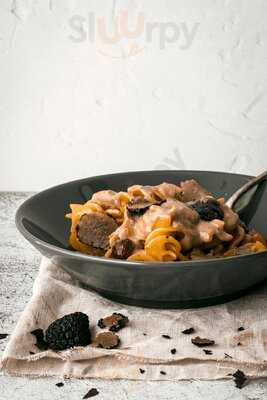 La Mafia Se Sienta A La Mesa Málaga– PacÍfico