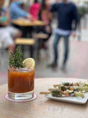 Del Barrio Taberna Madrileña